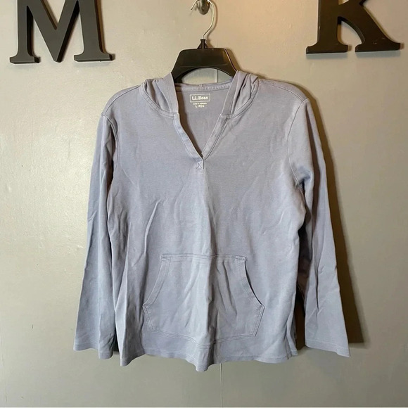 L.L. Bean Tops - L.L.Bean light blue long sleeve hooded pullover women’s size large